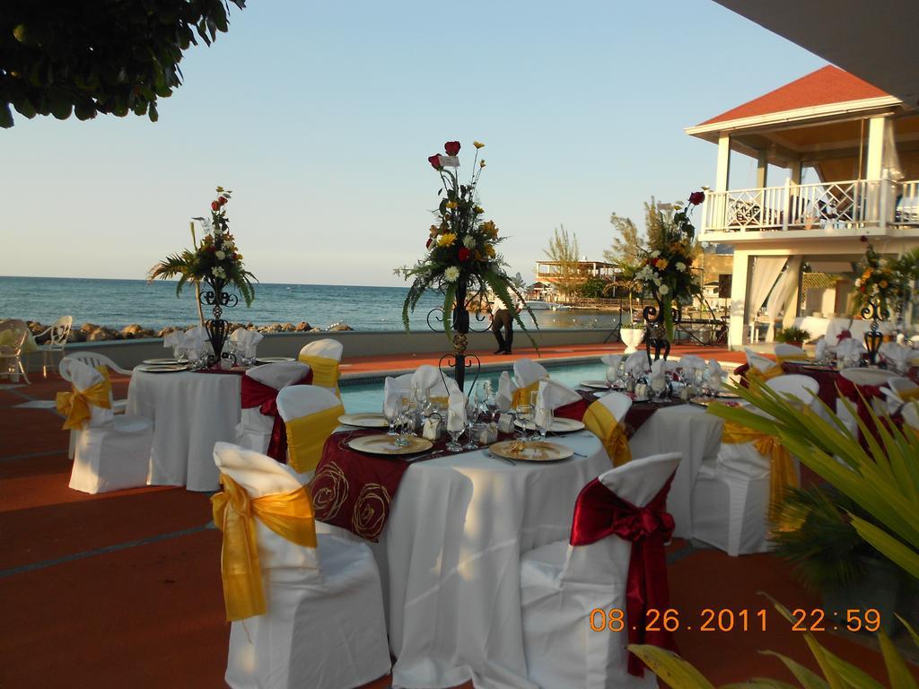 Pipers Cove Resort Runaway Bay Buitenkant foto