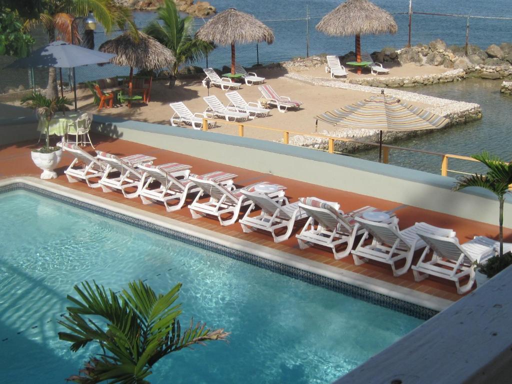 Pipers Cove Resort Runaway Bay Buitenkant foto
