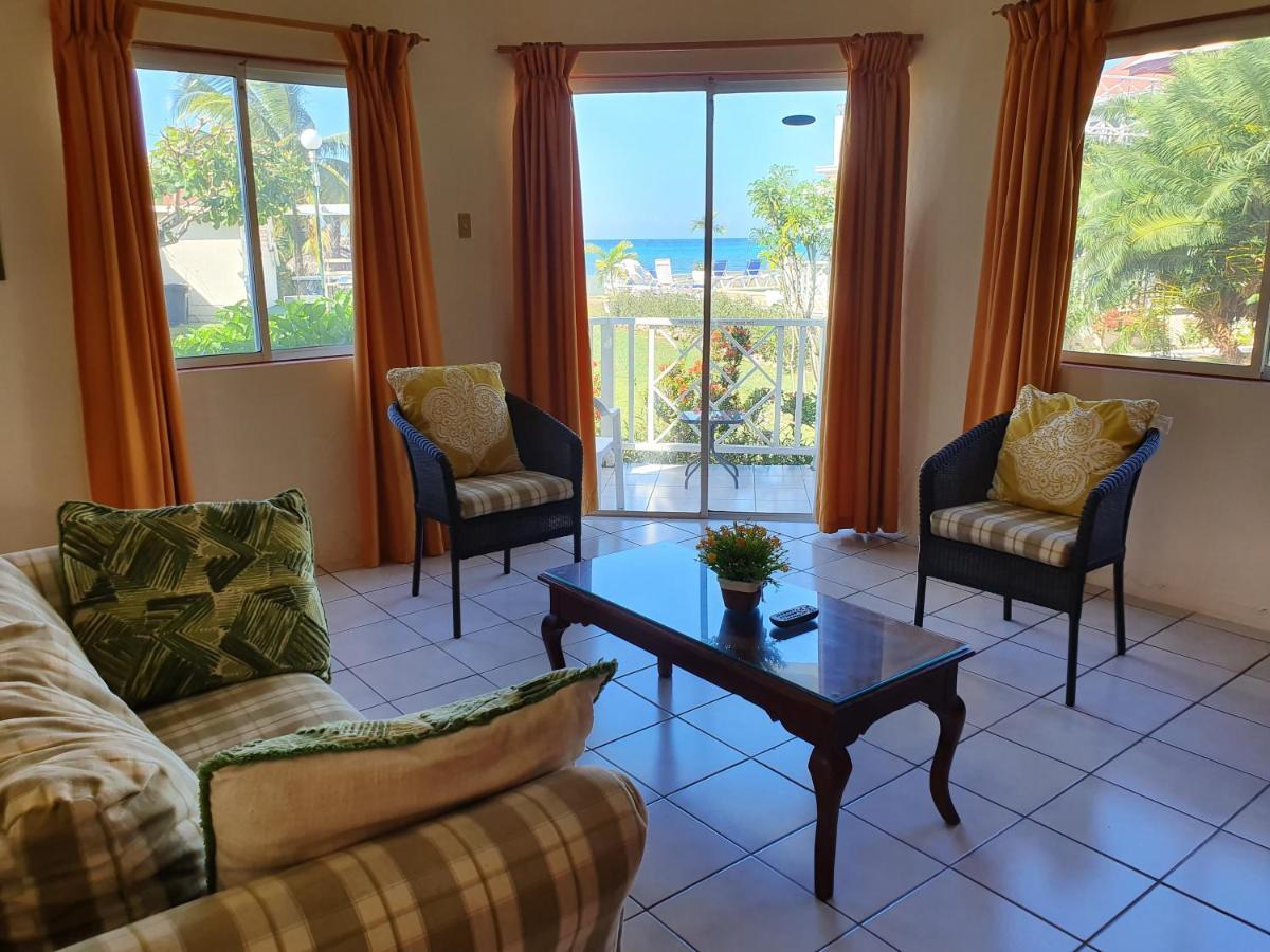 Pipers Cove Resort Runaway Bay Buitenkant foto